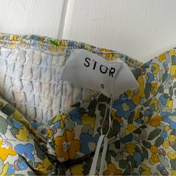 Storia Floral Smocked Dress - Picture 11 of 16